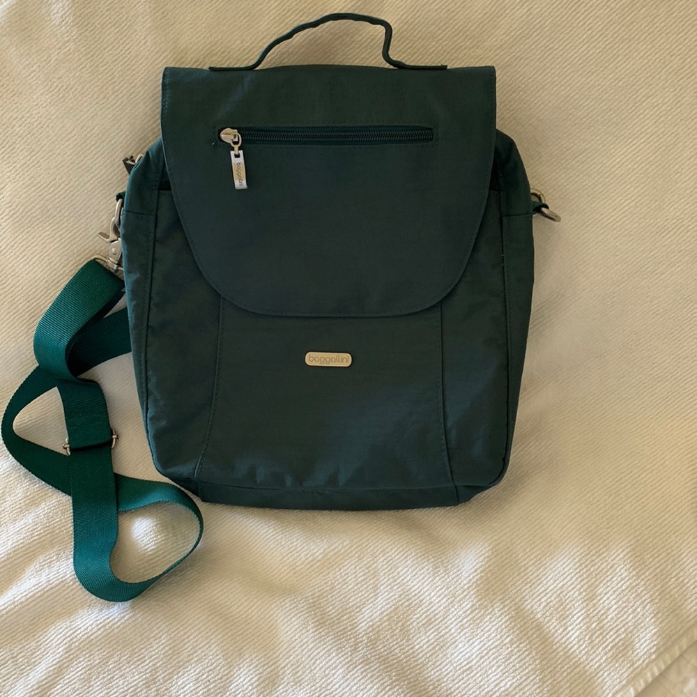 Baggallini convertible crossbody backpack